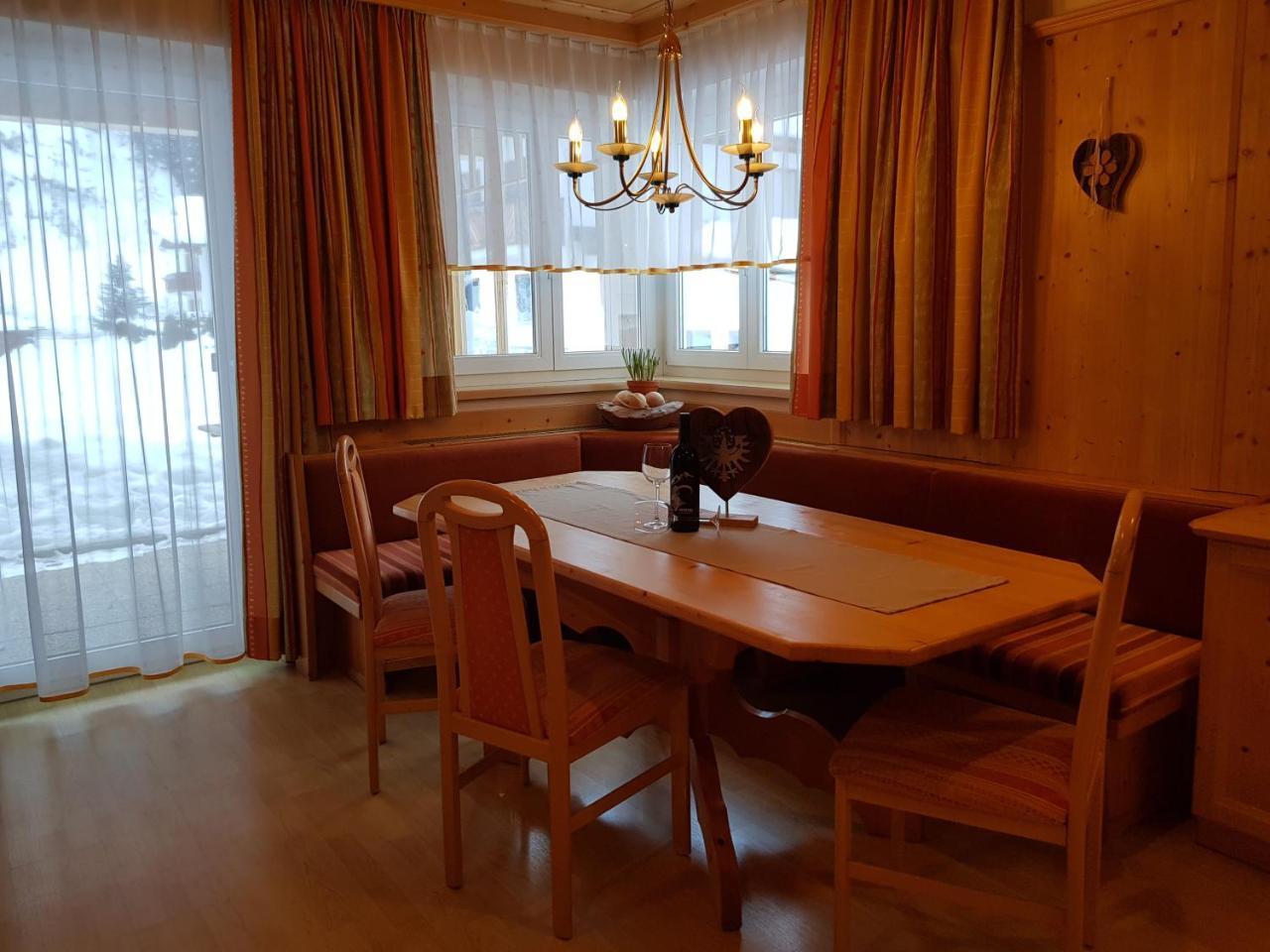 Alpina Appartement Sankt Leonhard im Pitztal Exterior photo